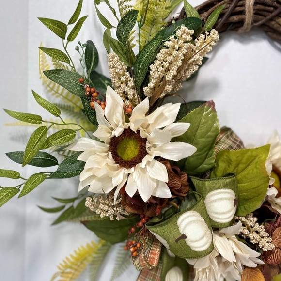 Rustic Fall Sunflower & Pumpkin Wreath - Picture 5 of 8